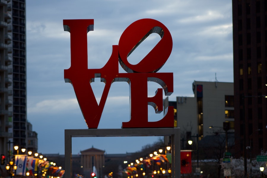 The iconic Philadelphia love sign.